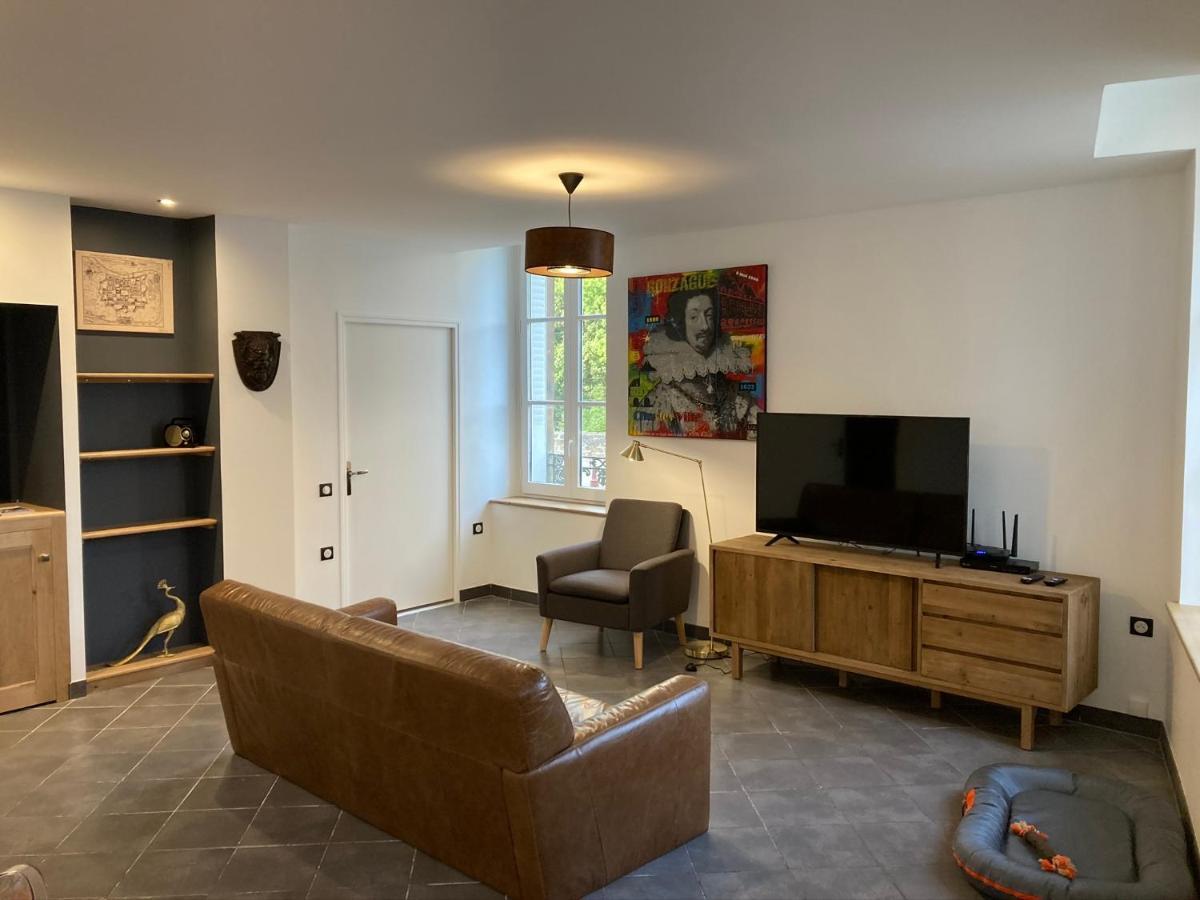 Suite Charles - Vue Musee Rimbaud Charleville-Mezieres Luaran gambar
